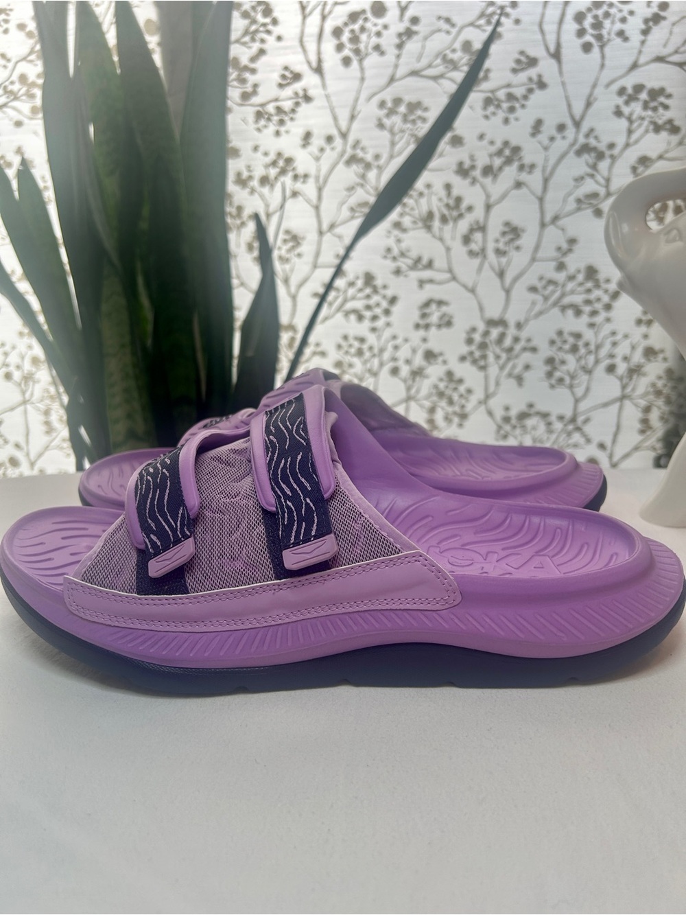 New HOKA Ora Recovery Slide 3 Violet Bloom Men's 15/ Women's 16